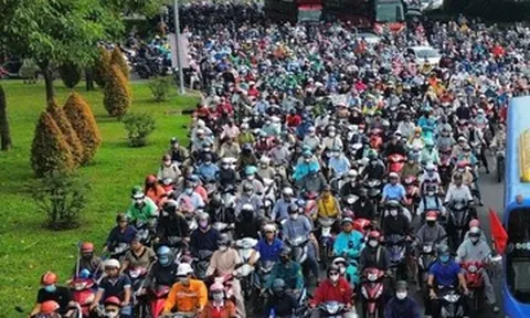 'Cơn ác mộng' buổi sáng của người dân ngay tại cửa ngõ vào trung tâm TPHCM