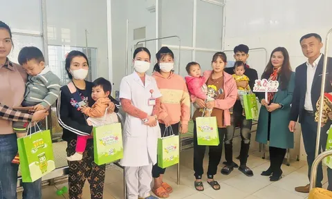 Khoai Kids cùng “Ngân hàng D3K2 cho trẻ sơ sinh” nâng tầm vóc cho trẻ thơ