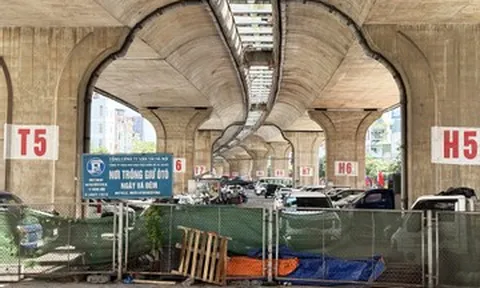 Sau vụ cháy 500 xe máy ở Vĩnh Tuy, 'điểm mặt' loạt bãi xe án ngữ chân cầu Hà Nội