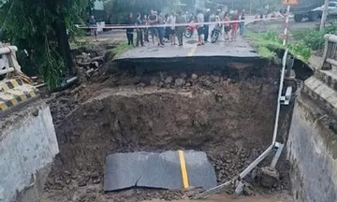 Đường sắt tê liệt, đường bộ chia cắt vì bão số 13