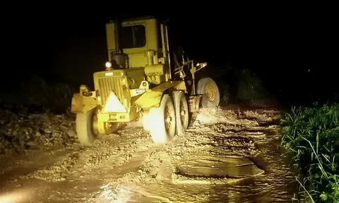 Mưa lớn ở Khánh Hòa, nhiều đoạn quốc lộ 1 bị ngập, đèo Khánh Sơn trên tỉnh lộ 9 sạt lở