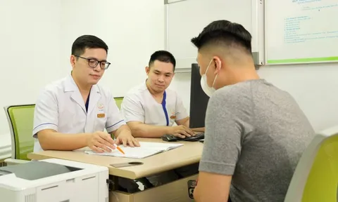 Trời lạnh coi chừng xoắn tinh hoàn: Đau một bên, vào viện muộn có thể mất tinh hoàn