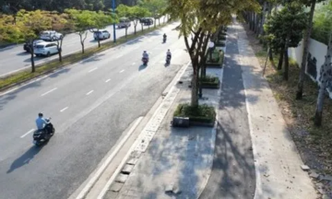 Làn đường dành riêng cho xe đạp đầu tiên tại TPHCM lộ diện sau 2 tháng thi công