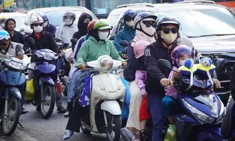 'Né' kẹt xe, người dân miền Tây trở lại TPHCM sớm từ mùng 4 Tết