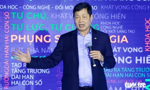 Vì sao khối ngoại đột ngột bán ròng 2.589 tỉ đồng cổ phiếu FPT chỉ sau 2 phiên?