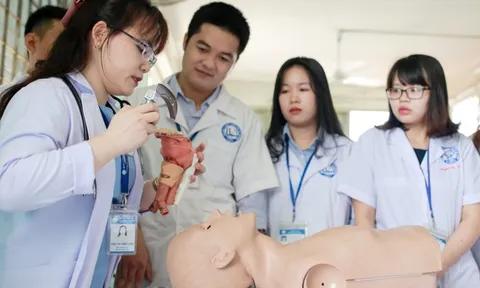 Kiểm tra đánh giá năng lực y bác sĩ để chuẩn hóa đầu ra