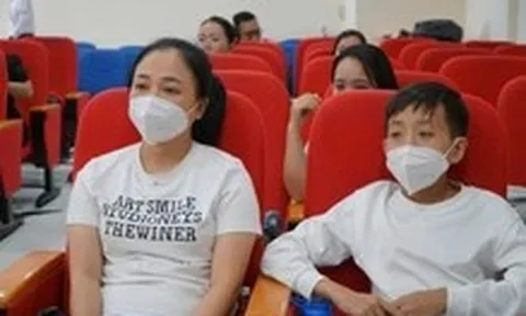 Mẹ hiến thận cứu con, ca ghép đầu tiên tại Bệnh viện Nhi đồng 1