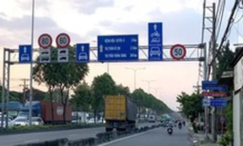 Tốc độ 50km/h trên quốc lộ 22: Người dân kêu chậm, cơ quan quản lý 'an toàn là trên hết'