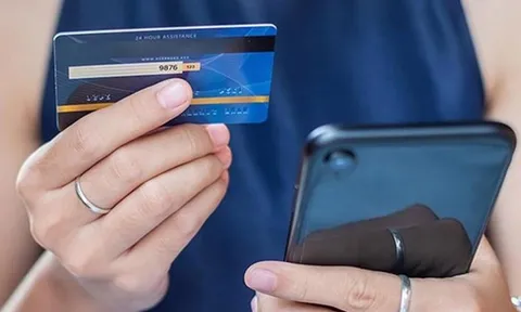 Hai nữ TikToker đăng video quảng cáo cho vay tiền online để lừa đảo