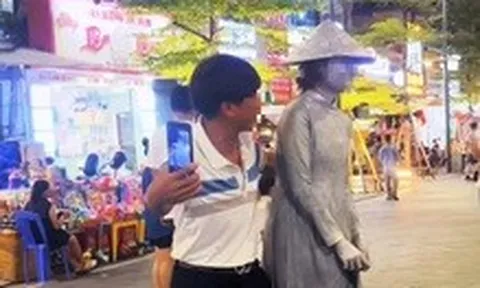 Bị người có biểu hiện 'rối loạn hành vi xã hội' làm phiền, cần làm gì?