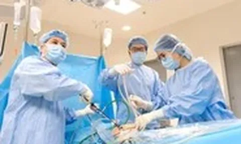 Đi khám vì tưởng rối loạn tiêu hóa, phát hiện biến chứng hiếm gặp