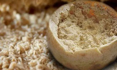 "Nguy hiểm và kinh dị nhất thế giới", món ăn này vẫn được người dân coi trọng, chỉ thưởng thức vào ngày lễ lớn