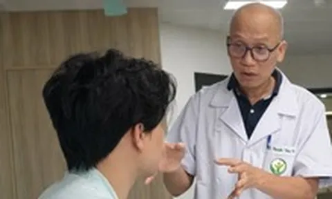 Nghẹt thở cấp cứu cho bệnh nhân bị 2 chiếc đũa dài cắm sâu vào đôi mắt