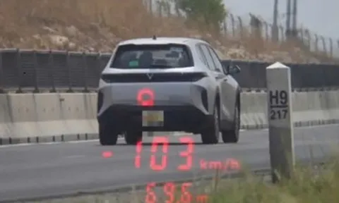 Tài xế taxi không bằng lái, vượt tốc độ trên cao tốc, chủ xe liên đới 'gánh' phạt nặng