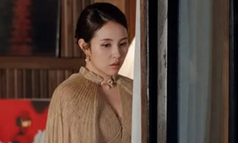 Nữ ca sĩ 35 tuổi gửi thư mời đến bố mẹ đẻ: "Bố mẹ tôi sợ quá không dám đi, chỉ nói bận"