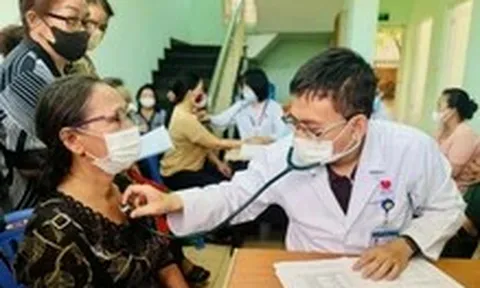 Bộ Y tế đề xuất 6 mức phụ cấp ưu đãi theo nghề với nhân viên y tế: Cao nhất 100%