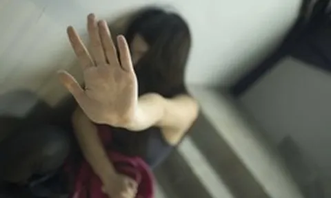 Bê bối hai lần bị bắt quả tang có hành vi nhạy cảm với học sinh, nữ giáo viên trẻ đối mặt án phạt nghiêm trọng