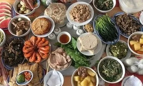 Giỗ bác ruột tôi mà chồng xin phép vắng mặt vì "bận công việc", 2 giờ chiều lướt bài đăng của một đồng nghiệp mà tôi "phát điên"