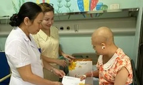 Hơn 5.000 tỉ đồng tiếp sức cho hàng chục nghìn bệnh nhân ung thư cả nước