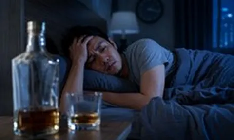 4 việc nên ngừng làm sau 17h nếu đang có chỉ số cholesterol cao