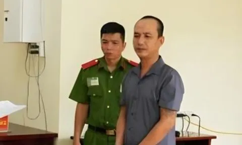 Bắt tạm giam gã đàn ông dùng ly thủy tinh, ghế nhựa đánh vợ hờ tại quán cà phê