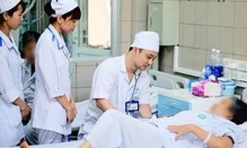 Chính thức tăng phụ cấp đặc thù cho nhân viên y tế, có hiệu lực từ 15-7