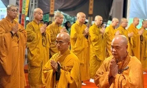 Lễ cầu siêu liệt sĩ tại công viên Lê Thị Riêng, TPHCM chiều 13-6