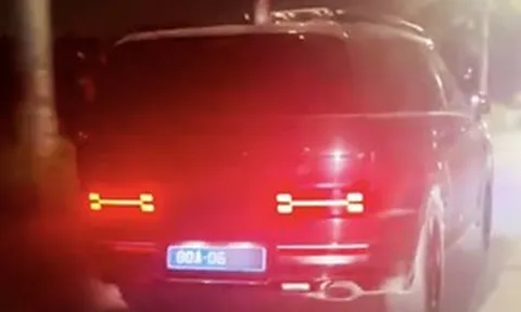 Ô tô biển xanh gây tai nạn rồi bật tín hiệu ưu tiên rời hiện trường không phải của công an