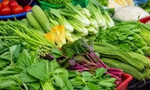 5 loại rau đang vào vụ, người bán cũng thích mang về ăn