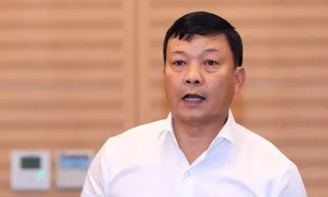 Hà Nội lý giải vì sao vừa mưa 30 phút, đường phố đã úng ngập