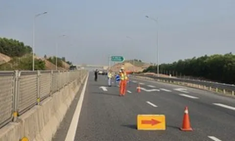 Thu phí 5 đoạn cao tốc Bắc - Nam qua miền Trung từ tối 15/7