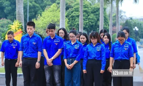 Tuổi trẻ Hội Luật gia Việt Nam dâng hương tri ân các anh hùng liệt sĩ