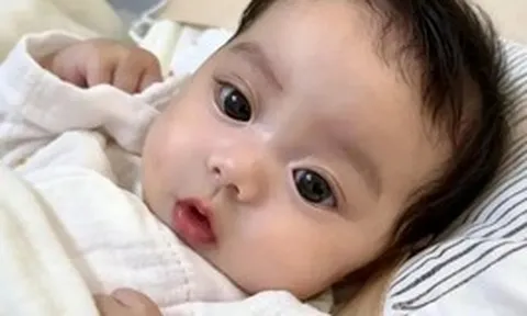 4 đặc điểm "xấu lạ" lúc mới sinh lại là dấu hiệu em bé của mẹ càng lớn lại càng xinh