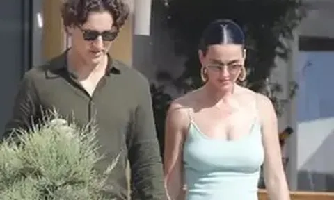 Sốt loạt ảnh Katy Perry và cựu thủ tướng Canada