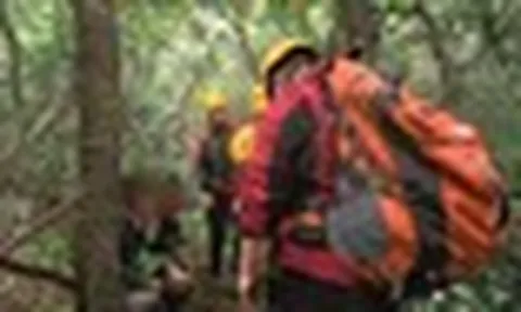Mất tích 35 giờ trên núi, 2 người nghe cứu hộ gọi tên vẫn quyết im lặng: Lý do khiến ai cũng ngã ngửa
