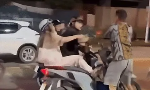 Công an vào cuộc vụ người đàn ông đi SH đỏ đấm nam thanh niên giữa đường ở Hà Nội