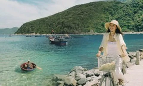 Địa điểm được truyền tai nhau là nơi có nước biển trong nhất Việt Nam, đến nay vẫn chưa từng có khách sạn nào