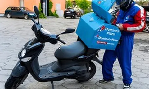 Mua hộ khách chai Coca, shipper giao đồ ăn được tip 600 triệu đồng