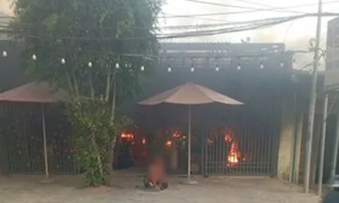 Người đàn ông đốt nhà, ôm chặt người phụ nữ giữa đám cháy để tự tử