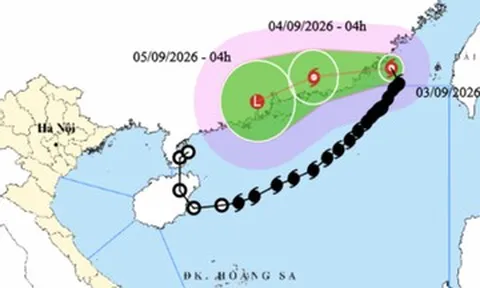 Bão Saudel vượt 23 độ Vĩ Bắc, di chuyển ra ngoài Biển Đông