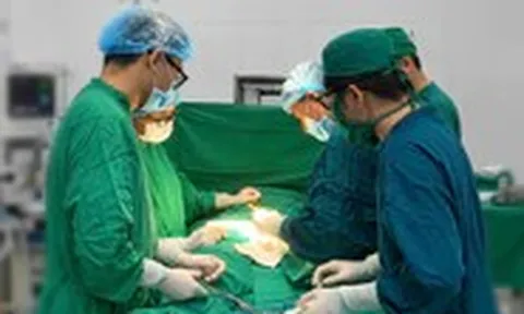 Phẫu thuật cho nam thanh niên bị chấn thương 'của quý' sau tai nạn