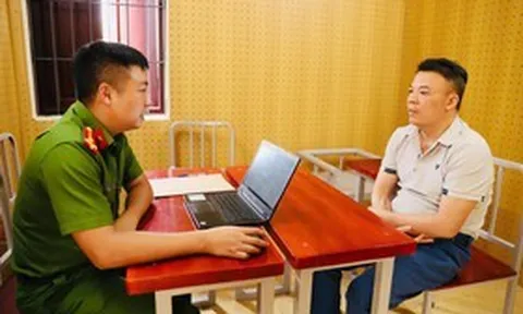 Khởi tố đối tượng giả danh lãnh đạo lừa đảo các tài xế, chiếm đoạt hàng trăm triệu đồng