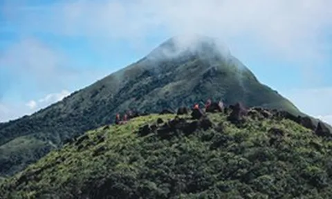 Nơi được ví là “Bà Nà Hills thứ 2” được xây dựng trên ngọn núi cao 1.000m có hình dạng độc lạ được ví như chiếc u trên lưng con bò
