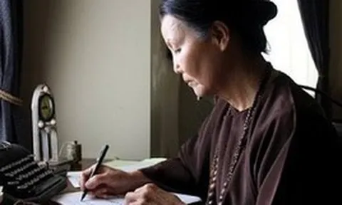 Kiều Chinh rời Việt Nam về Mỹ: "Không biết bao giờ mới gặp lại hay không còn cơ hội gặp nhau nữa"