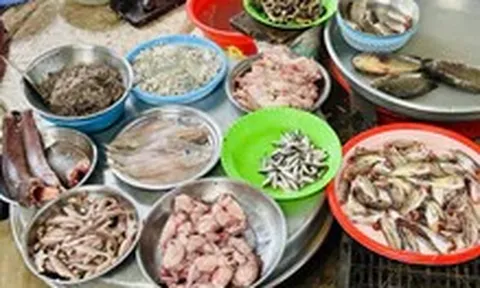 Giá cả đầu ngày: Chuối lùn về TP.HCM còn 6.000 đồng/kg; cá linh, cua đồng... vào mùa