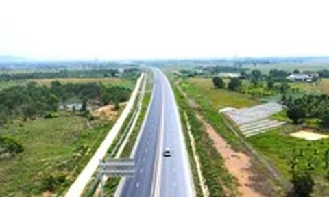 Cục Đường bộ lên tiếng về việc tài xế chọn quốc lộ thay vì cao tốc