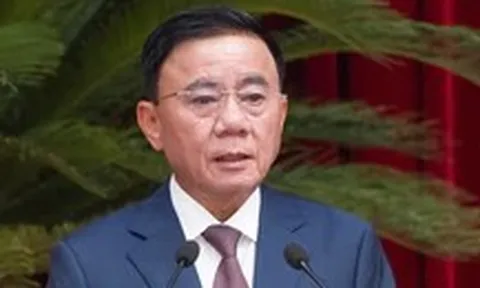 Bộ Chính trị: Đảng viên không lợi dụng vị trí để can thiệp công việc của địa phương nơi cư trú