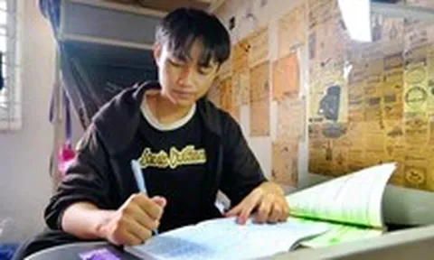 Mất mẹ và em, nam sinh dân tộc Chăm sụp đổ nhưng vẫn đậu ĐH Đà Lạt, đóng học phí xong còn 200.000 đồng