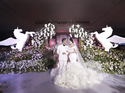 Đám cưới 1.000 khách mời của Khánh Thi - Phan Hiển