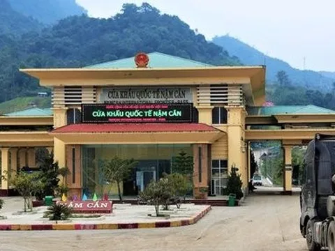 Nghệ An: Bắt 3 cán bộ Hải quan cửa khẩu quốc tế Nậm Cắn
